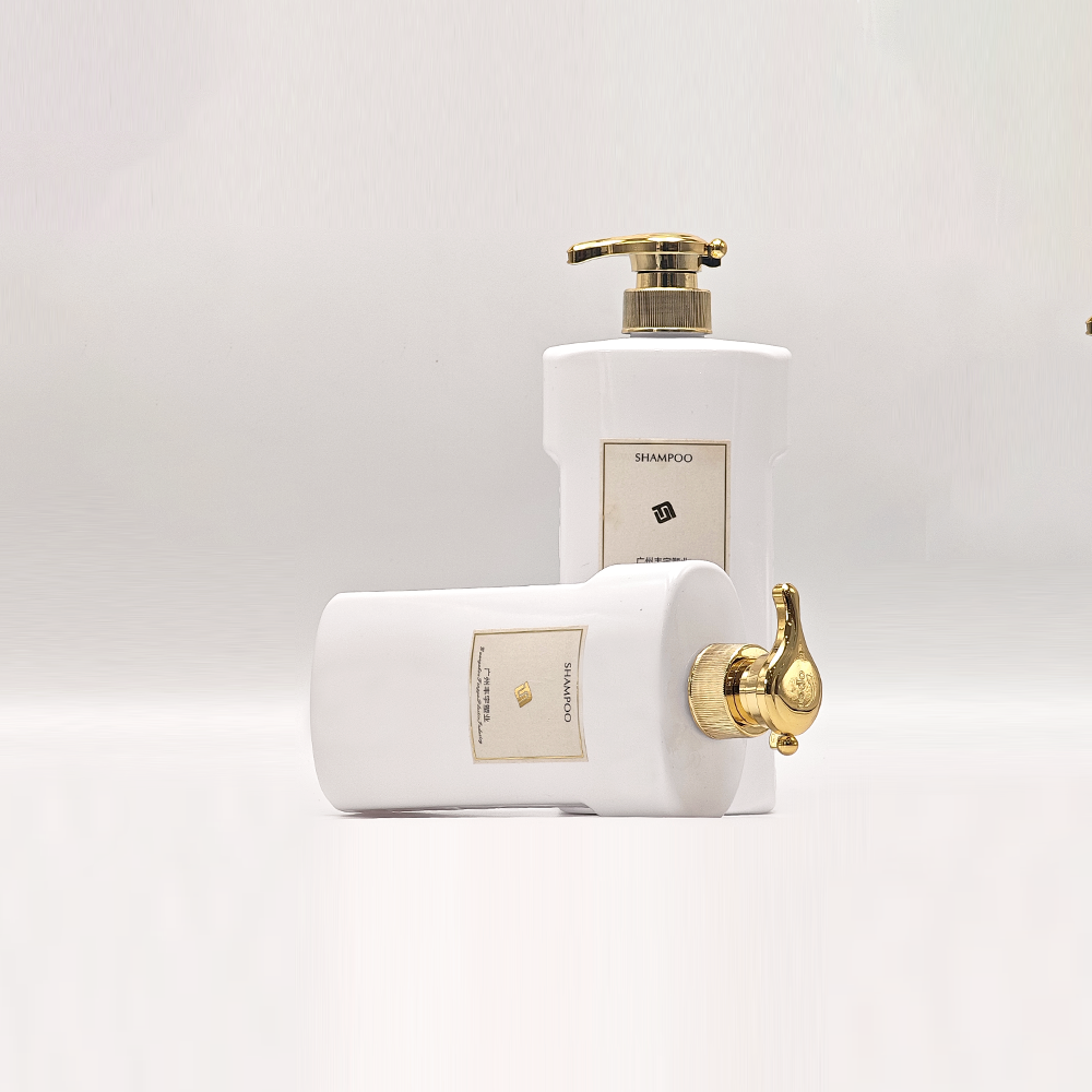 Glossy White Curved‑Waist Gold Pump Bottles | Premium Elegant Skincare & Hair‑Care Packaging - Imagem 2