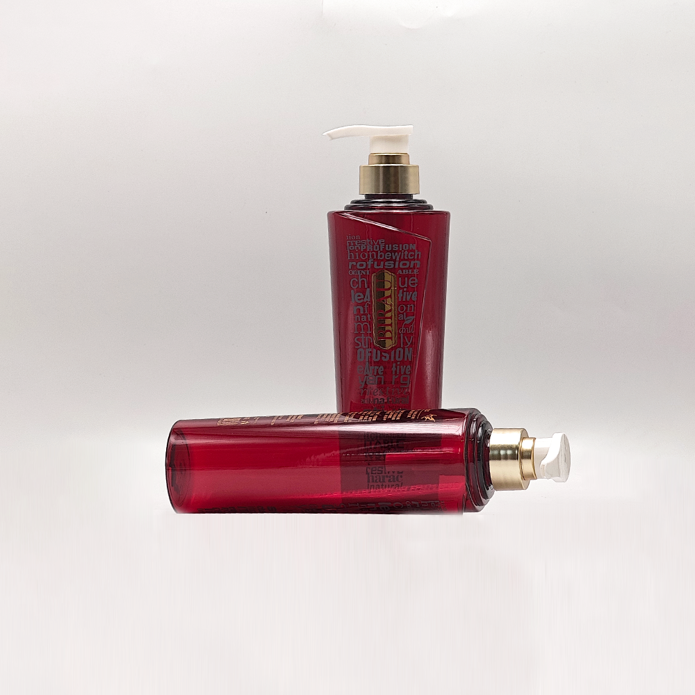 Wine‑Red Slanted Faceted PET Bottle With White‑Gold Pump | Luxury Personal Care Packaging - Imagem 3