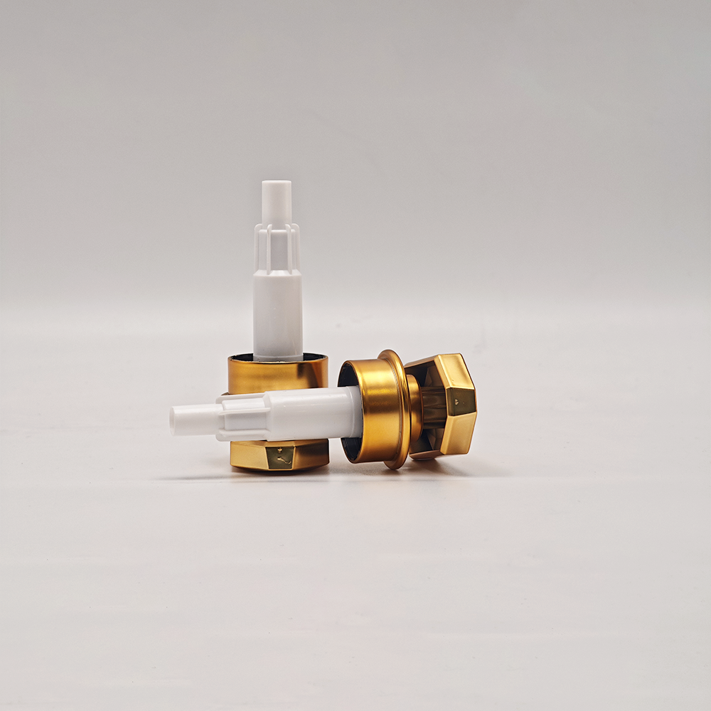 High‑End Octagonal Gold Cosmetic Dispenser Pump, Elegant Accessory for Lotion, Serum and Beauty Product Containers - Image 2