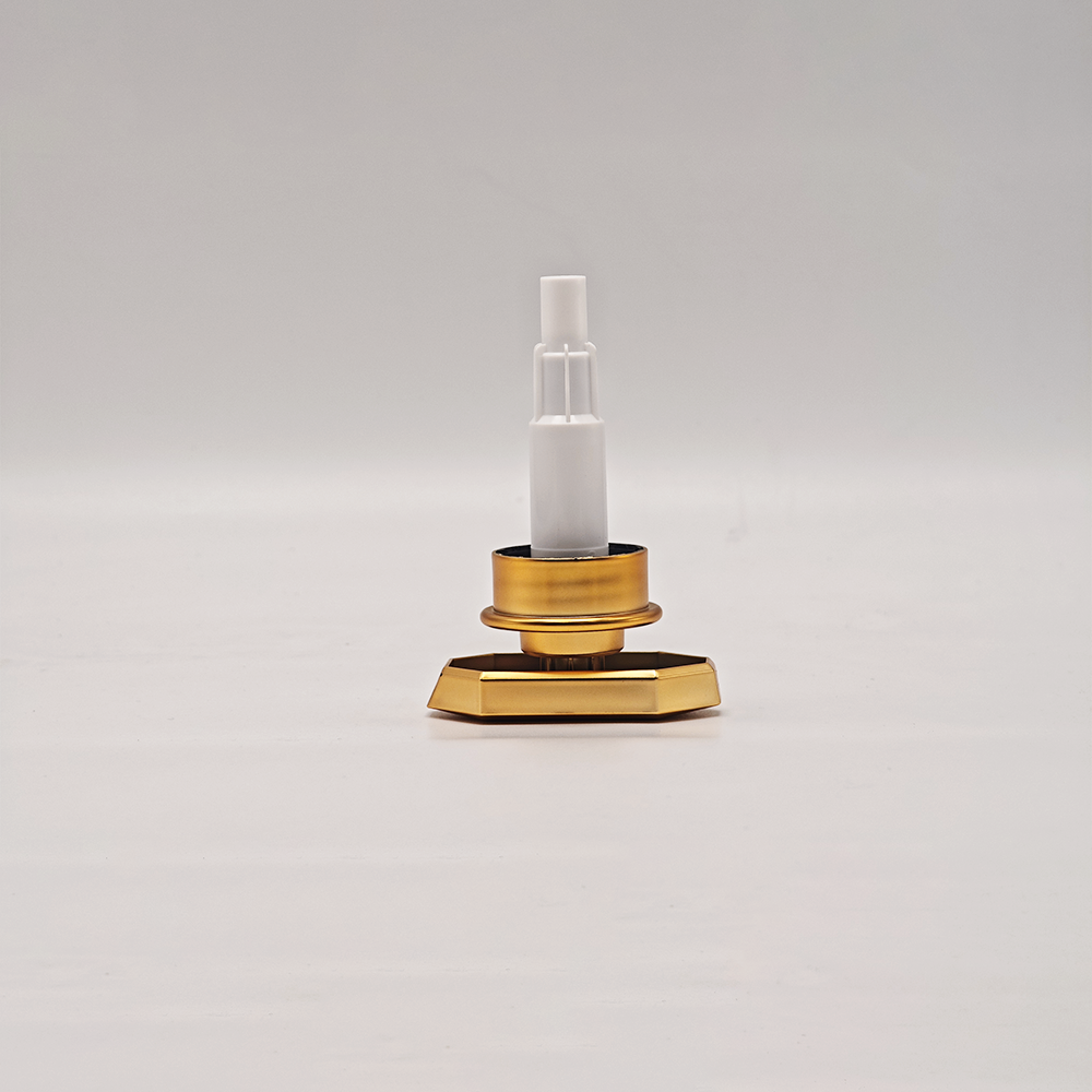 High‑End Octagonal Gold Cosmetic Dispenser Pump, Elegant Accessory for Lotion, Serum and Beauty Product Containers - Image 3